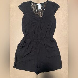JOE B Women’s Black Sleeveless Embroidered Knit Back Romper Size Medium